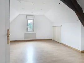 Vente Maison  2 chambres- jardin- double garage + un T2 loué en RDC : un achat malin en plein centre de CHÂTEAU-RENAULT