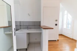 Vente STUDIO AVEC TERRASSE VUE TOUR EIFFEL