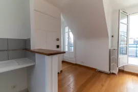Vente STUDIO AVEC TERRASSE VUE TOUR EIFFEL