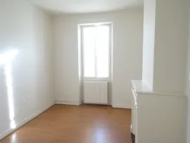 Location Appartement T3 74m² à Créon