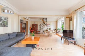 Vente Triangle d’or – Paris 8 Appartement 5/6 pièces