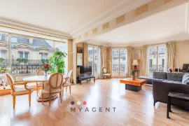 Vente Triangle d’or – Paris 8 Appartement 5/6 pièces