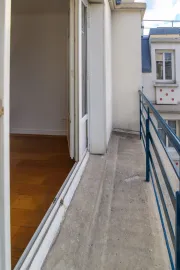 Vente GRAND STUDIO SUR COUR