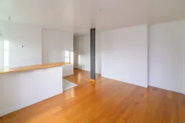 Vente GRAND STUDIO SUR COUR
