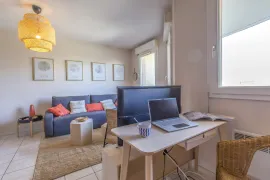 Location T1 bis lumineux, avec terrasse et parking collectif fermé
