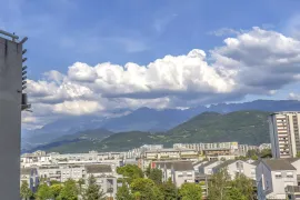 Location T1 bis lumineux, avec terrasse et parking collectif fermé