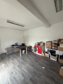 Location Local commercial vide de 32 m2