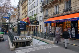 Vente GRAND STUDIO SUR COUR
