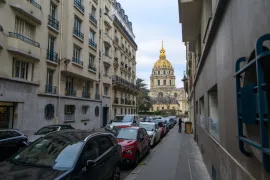 Vente GRAND STUDIO SUR COUR