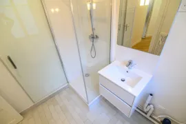 Vente GRAND STUDIO SUR COUR