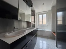 Location Appartement 4 pièces non meublé – Pont de Neuilly