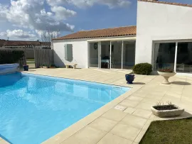 Viager sans rente : 27% de décote pour cette magnifique villa avec piscine Le Bois-Plage-en-Ré