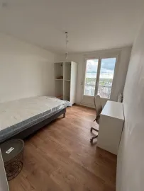 Colocation Chambre dans appartement 4 pièces 75m²