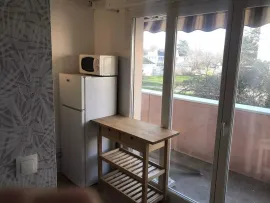 BEAU STUDIO MEUBLÉ COSY 20M² AVEC BALCON Évry-Courcouronnes