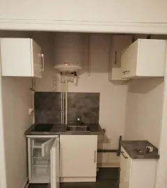 Location Beau studio 24 m² refait à neuf à Grenoble