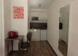 Location Beau studio de 25 m² meublé avec terrasse, piscine
