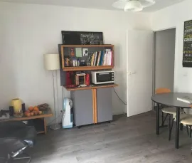 Location Beau studio meublé 30m² refait à neuf avec parking