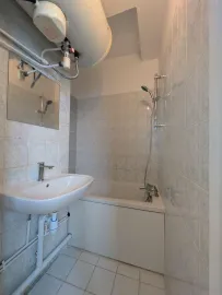 Location Beau 2P 40m² refait a neuf proche rue du commerce