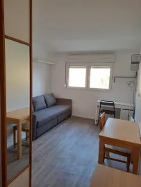 Location Studio meublé refait à neuf- Saxe Gambetta