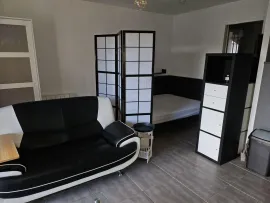 Location T1 avec terrasse et petit jardinet