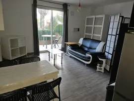 Location T1 avec terrasse et petit jardinet
