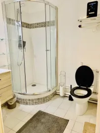 Location Beau studio rénové 27m² avec jardin et terrasse