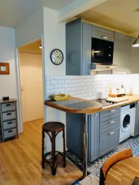 Location Beau studio rénové 27m² avec jardin et terrasse