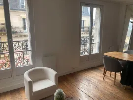 Location Location appartement deux pièces avec balcon Paris