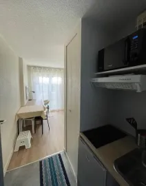 Location Beau studio entièrement meublé 15m² avec jardinet