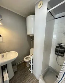 Location Beau studio entièrement meublé 15m² avec jardinet