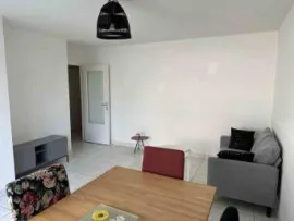 Location 2P meublé 48m² avec terrasse, quartier Eraudière