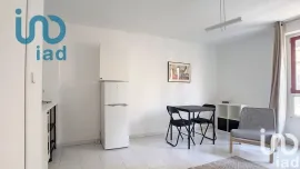 Beau studio meublé et rénové 26m² lumineux Marseille 6e
