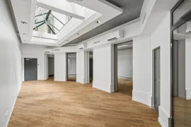 Location Location Bureaux Paris 75008