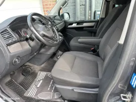 Voiture Vw Multivan T6 2.0 Tdi 204cv Confortline 7 Places