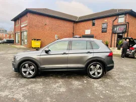 Voiture Volkswagen Tiguan 2.0 TDI BlueMotion Tech SEL SUV 5dr Diesel DSG 4Motion Euro 6 (s/s) (150 ps) MOT 2/27 PSH 88K 2 OWNER ULEZ