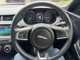 Voiture Jaguar E-Pace 2.0 D150 R-Dynamic S SUV 5dr Diesel Auto AWD Euro 6 (s/s) (150 ps) AUTO MOT 7/26 FSH ULEZ 70K