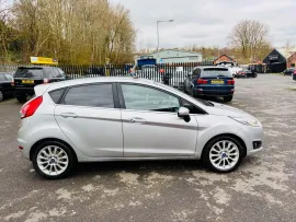 Voiture Ford Fiesta 1.0T EcoBoost Titanium X Hatchback 5dr Petrol Manual Euro 5 (s/s) (125 ps) MOT 10/26 41K PSH CATS ULEZ