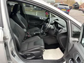Voiture Ford Fiesta 1.0T EcoBoost Titanium X Hatchback 5dr Petrol Manual Euro 5 (s/s) (125 ps) MOT 10/26 41K PSH CATS ULEZ