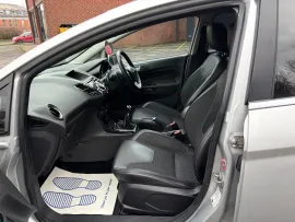 Voiture Ford Fiesta 1.0T EcoBoost Titanium X Hatchback 5dr Petrol Manual Euro 5 (s/s) (125 ps) MOT 10/26 41K PSH CATS ULEZ
