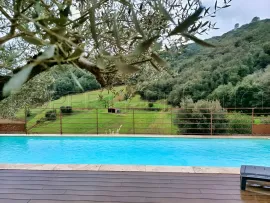 Vente ARDECHE PROPRIETE DE CHARME 10 HA