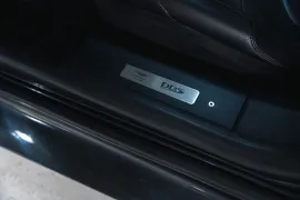 Voiture Aston Martin DBS Superleggera V12 5.2 725