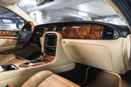 Voiture Jaguar XJR V8 4.2 400