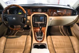 Voiture Jaguar XJR V8 4.2 400