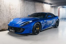 Ferrari 812 Superfast V12 6.5 800 Paris 16e
