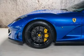 Voiture Ferrari 812 Superfast V12 6.5 800