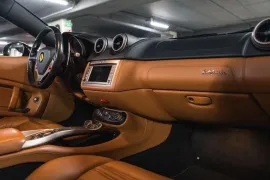 Voiture Ferrari California V8 4.3 490ch