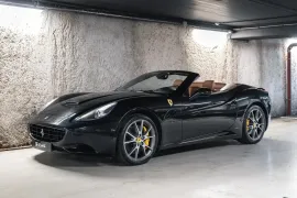 Voiture Ferrari California V8 4.3 490ch