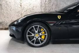 Voiture Ferrari California V8 4.3 490ch