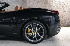 Voiture Ferrari California V8 4.3 490ch
