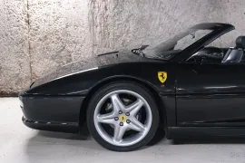 Voiture Ferrari F355 Spider V8 3.5 380